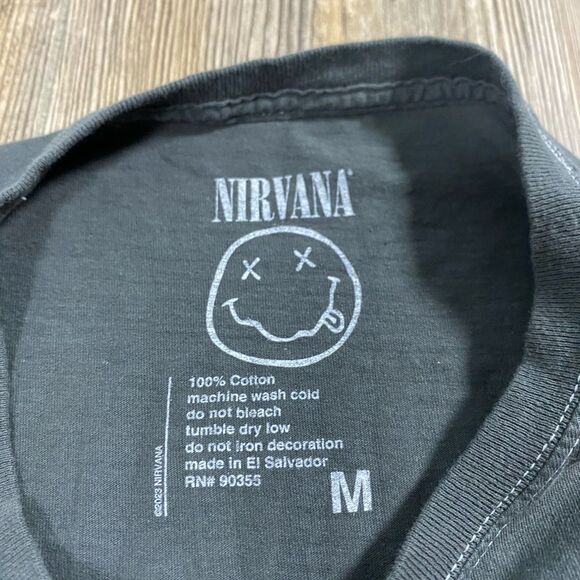SOLD Nirvana Nevermind World Tour (Double Sided) T-Shirt Men's Size medium - Picture 3 of 7